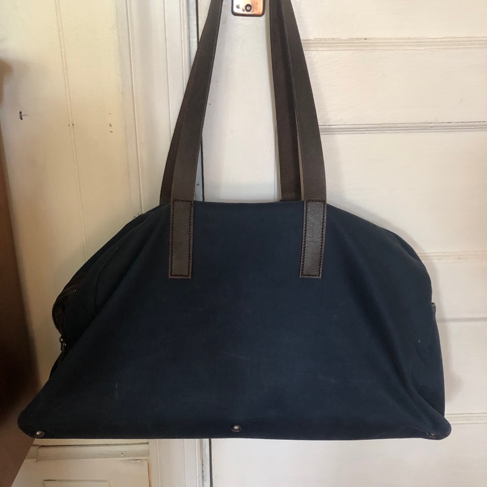 Everlane Weekender Bag in Navy